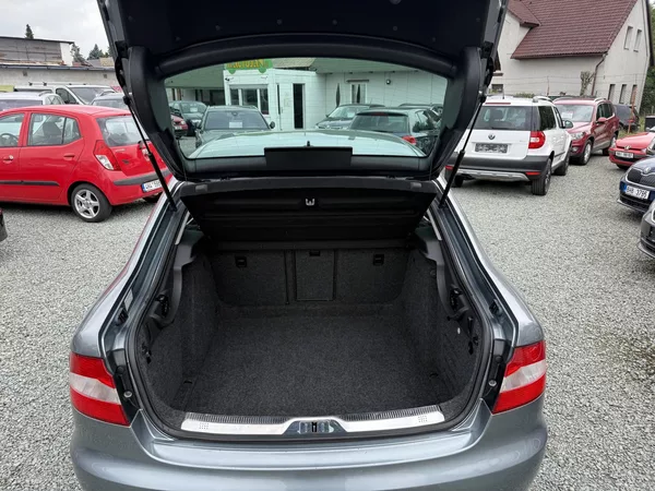 Škoda Superb 1.4 TSI AMBITION - foto 12