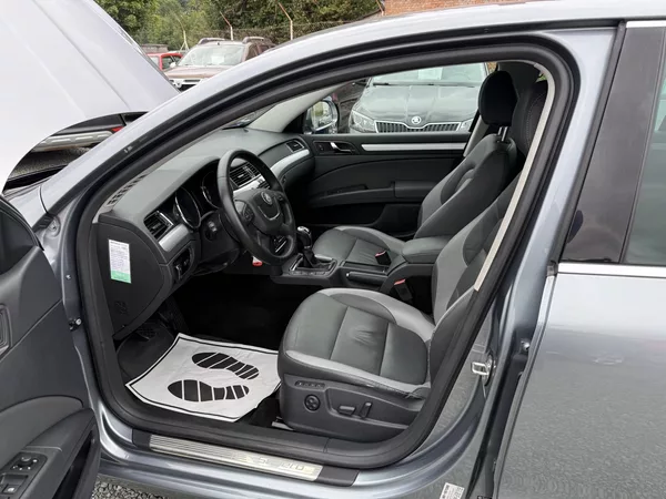 Škoda Superb 1.4 TSI AMBITION - foto 8
