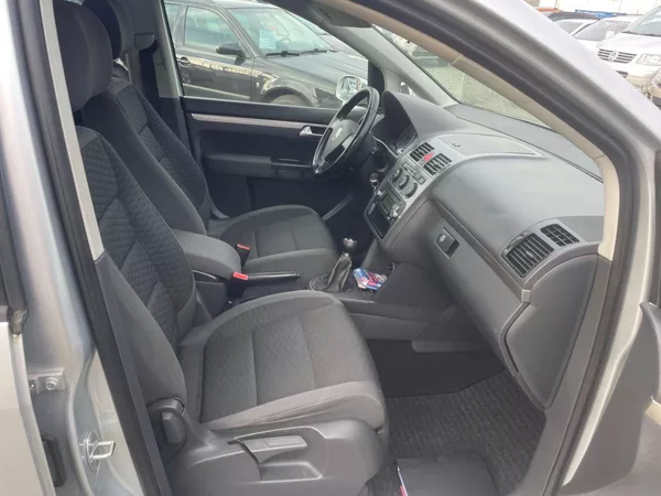 Volkswagen Touran 1.4 TSI 7 MÍST - foto 8