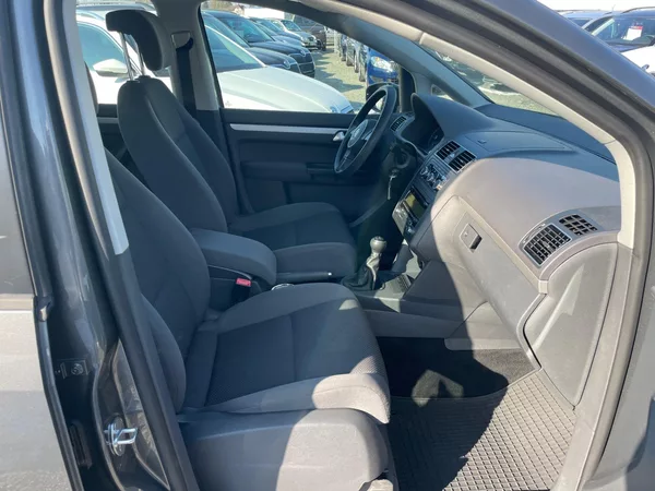 Volkswagen Touran 1.2 TSI - foto 8