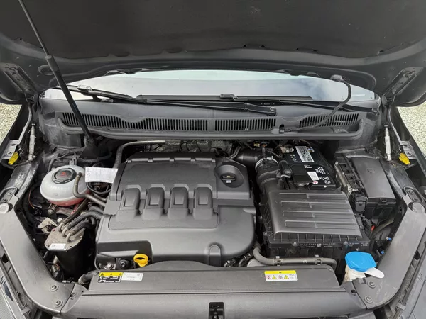 Volkswagen Touran 2.0 TDI DSG UNITED LED ACC - foto 11