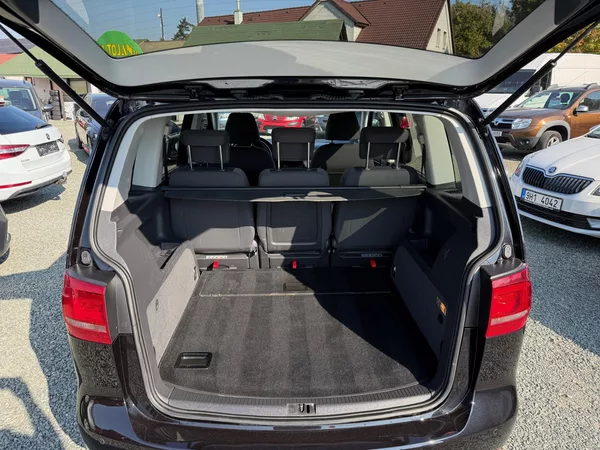 Volkswagen Touran 1.4 TSI HIGHLINE - foto 12
