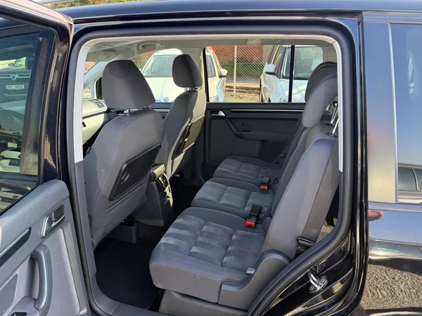 Volkswagen Touran 1.4 TSI HIGHLINE - foto 9