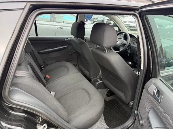 Škoda Fabia 1.4 16V 59KW AMBIENTE - foto 11