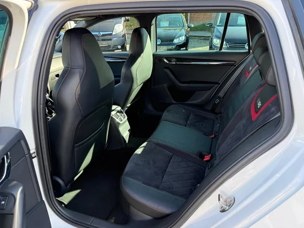 Škoda Octavia 2.0 TSI RS 245 - foto 9