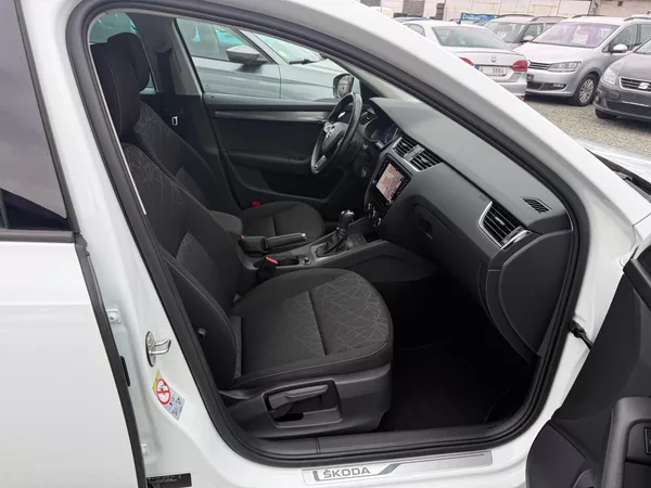 Škoda Octavia 1.5 TSI DSG CLEVER - foto 10