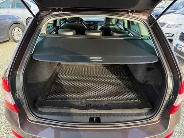 Škoda Octavia 2.0 TDI ELEGANCE - foto 12