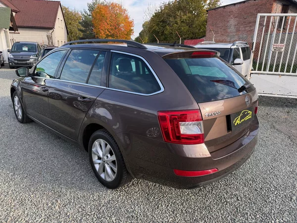 Škoda Octavia 2.0 TDI ELEGANCE - foto 4