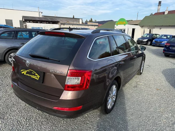 Škoda Octavia 2.0 TDI ELEGANCE - foto 6