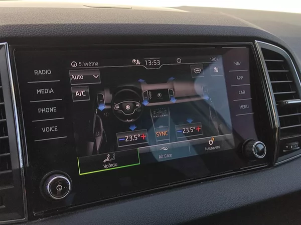 Škoda Karoq Style Dynamic 2,0 Tdi 110 Kw - foto 15