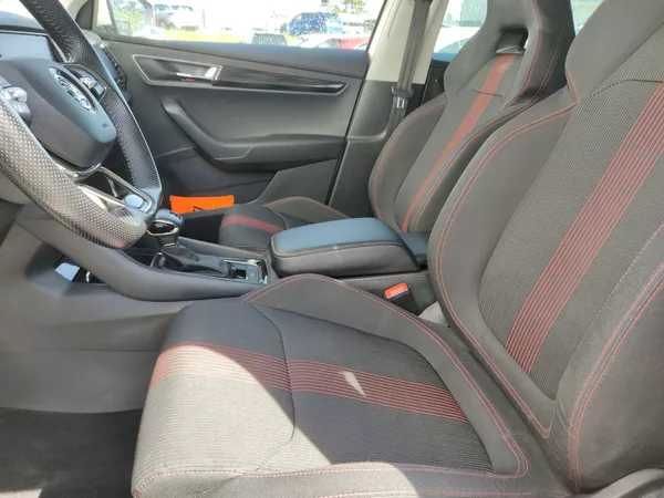 Škoda Karoq Style Dynamic 2,0 Tdi 110 Kw - foto 23