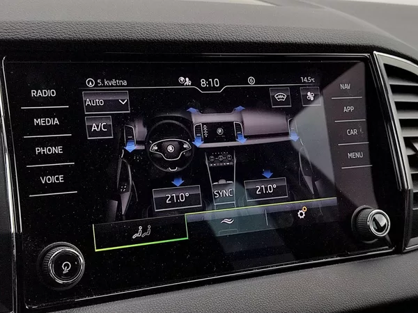 Škoda Karoq Ambition 1,5 Tsi DSG - foto 13
