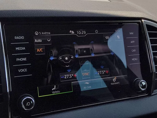 Škoda Karoq Style 1,5 Tsi 110 Kw DSG - foto 10