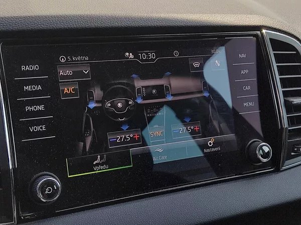 Škoda Karoq Style 1,5 Tsi 110 Kw DSG - foto 15