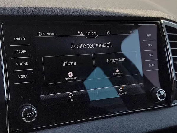 Škoda Karoq Style 1,5 Tsi 110 Kw DSG - foto 18