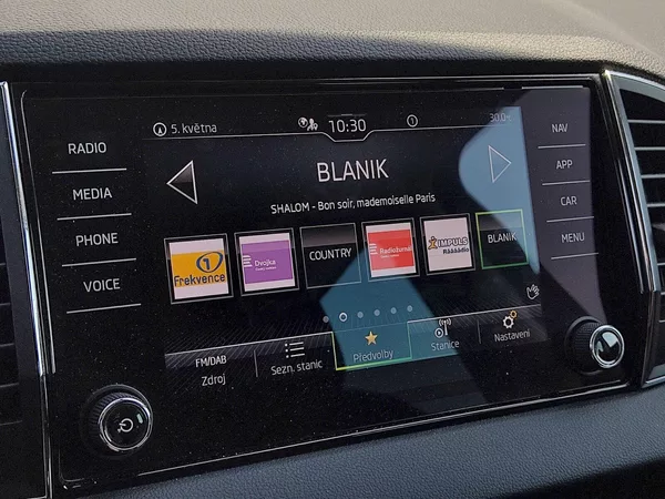 Škoda Karoq Style 1,5 Tsi 110 Kw DSG - foto 23