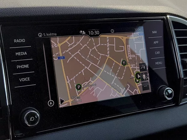 Škoda Karoq Style 1,5 Tsi 110 Kw DSG - foto 24