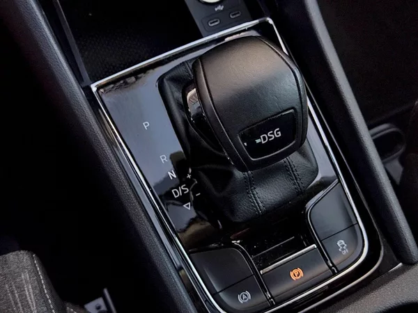Škoda Karoq Style 1,5 Tsi 110 Kw DSG - foto 27