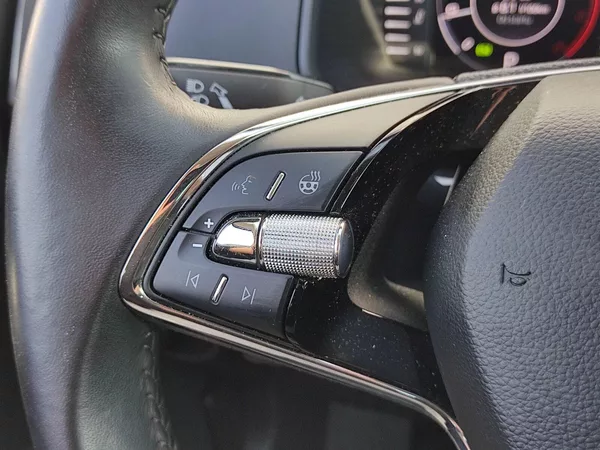 Škoda Karoq Style 1,5 Tsi 110 Kw DSG - foto 34