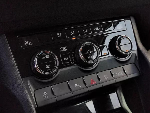 Škoda Karoq Executive 2,0 Tdi 110 Kw 4x4 D - foto 19