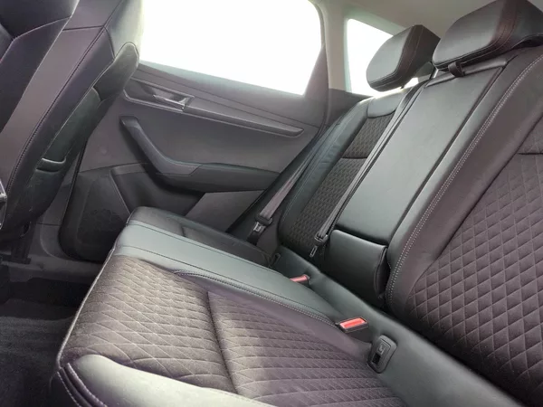 Škoda Karoq Style Plus 1,5 Tsi 110 Kw DSG - foto 27