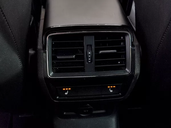 Škoda Karoq Style Plus 1,5 Tsi 110 Kw DSG - foto 28