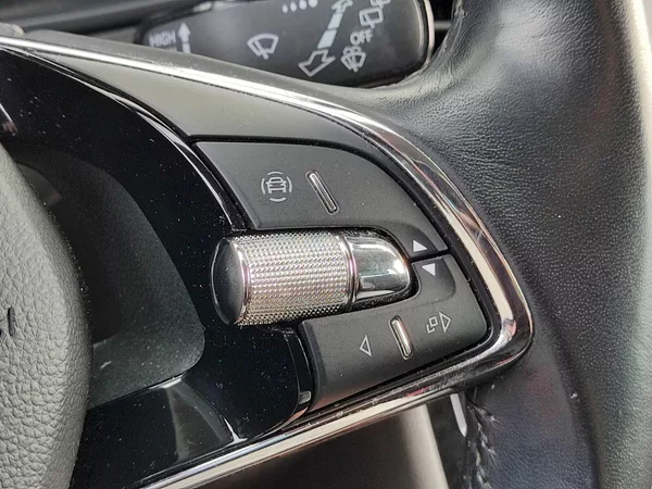 Škoda Karoq Style Plus 1,5 Tsi 110 Kw DSG - foto 31