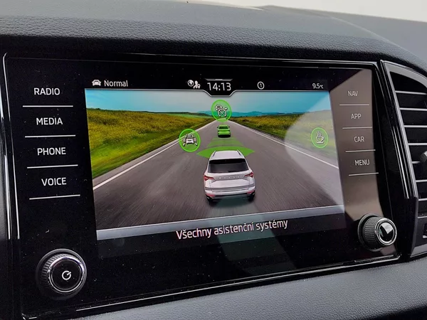 Škoda Karoq SportLine + 1,5 Tsi 110 Kw - foto 11