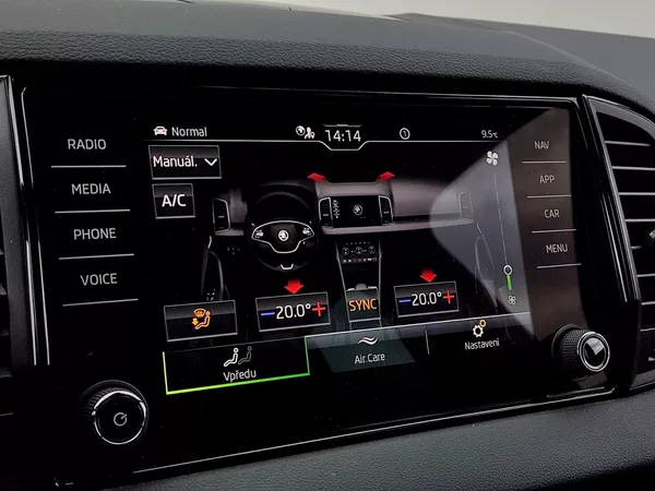 Škoda Karoq SportLine + 1,5 Tsi 110 Kw - foto 12