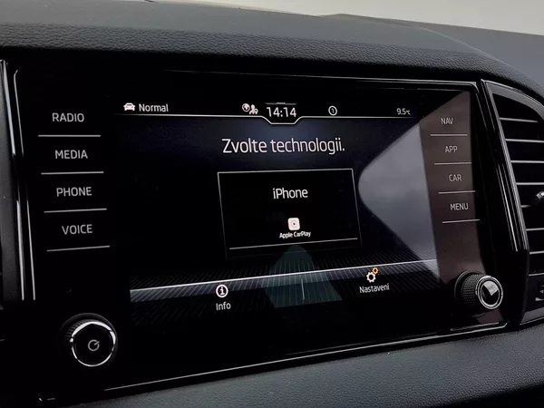 Škoda Karoq SportLine + 1,5 Tsi 110 Kw - foto 13