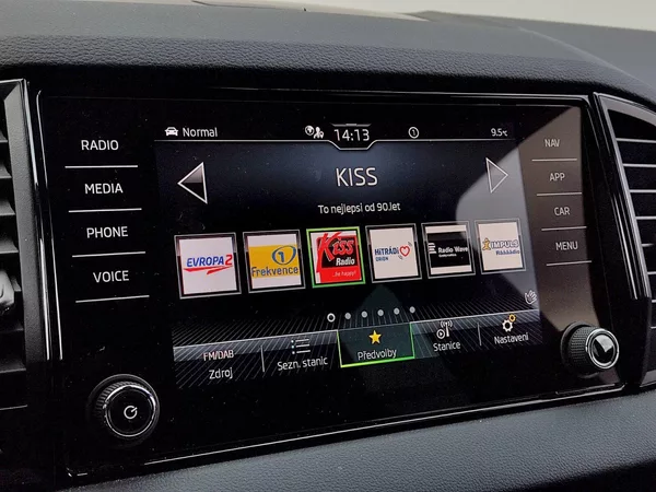 Škoda Karoq SportLine + 1,5 Tsi 110 Kw - foto 17