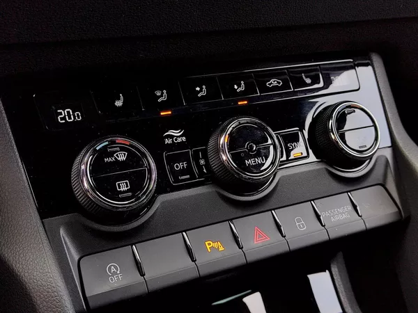 Škoda Karoq SportLine + 1,5 Tsi 110 Kw - foto 20