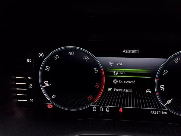 Škoda Karoq SportLine + 1,5 Tsi 110 Kw - foto 8