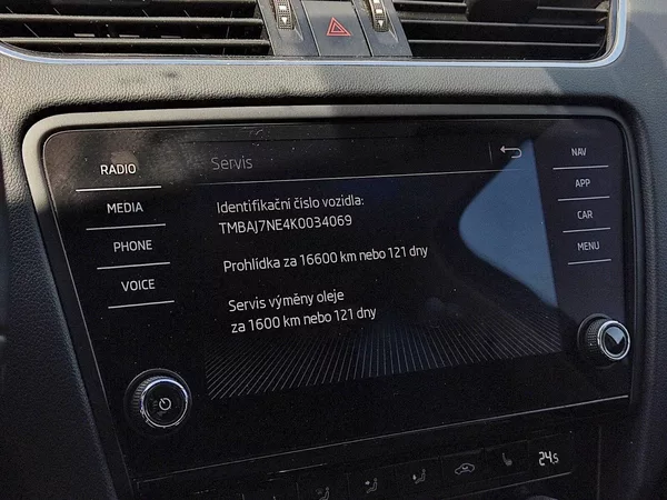 Škoda Octavia Style Extra 2,0 Tdi 110 Kw DSG - foto 9