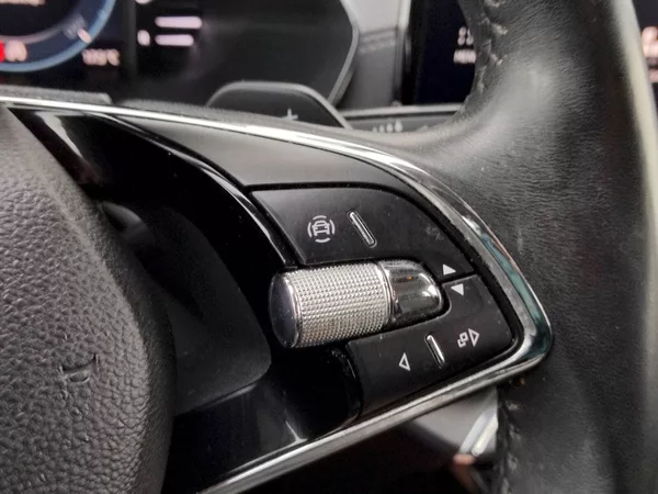 Škoda Octavia Combi Ambition 2,0 Tdi 110 Kw - foto 26