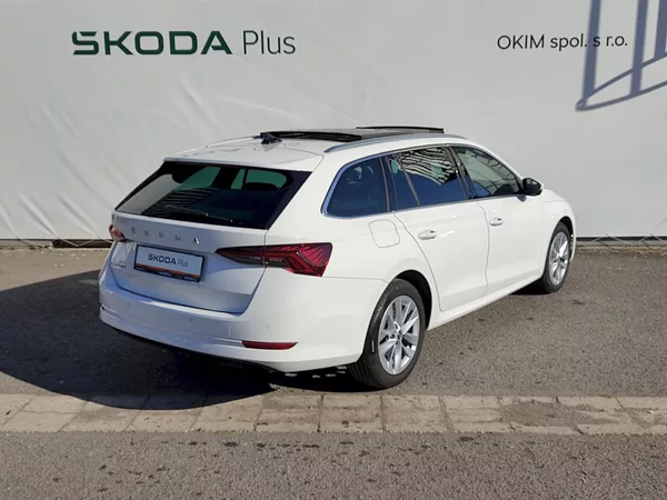 Škoda Octavia Combi Style Comfort 2,0 tdi 11 - foto 2
