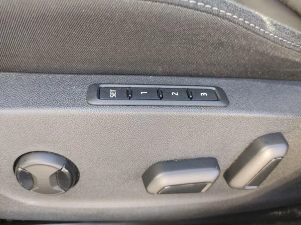 Škoda Octavia Combi Style Comfort 2,0 tdi 11 - foto 28