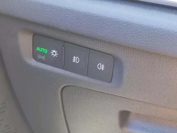 Škoda Octavia Combi Style Comfort 2,0 tdi 11 - foto 32
