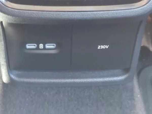Škoda Octavia Combi Ambition Plus 2,0 Tdi 11 - foto 27