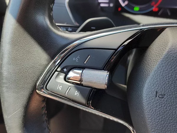 Škoda Octavia Combi Ambition Plus 2,0 Tdi 11 - foto 29
