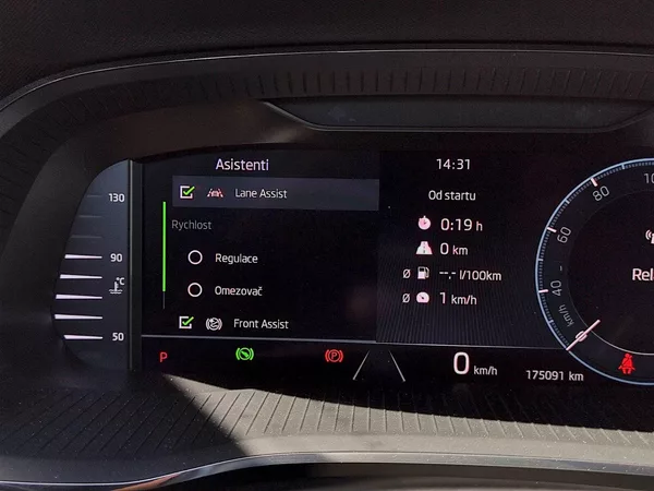 Škoda Octavia Combi Ambition Plus 2,0 Tdi 11 - foto 8