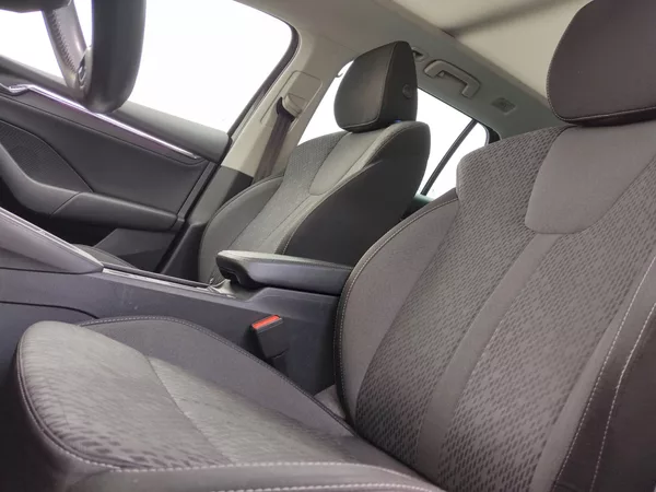 Škoda Octavia Combi Style 2,0 Tdi DSG Pan - foto 24