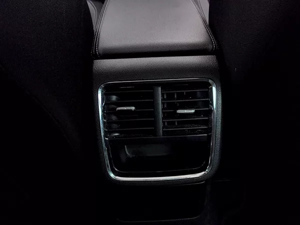 Škoda Octavia Combi Style 2,0 Tdi DSG Pan - foto 28