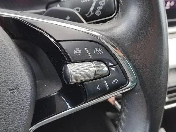 Škoda Octavia Combi Style 2,0 Tdi DSG Pan - foto 32