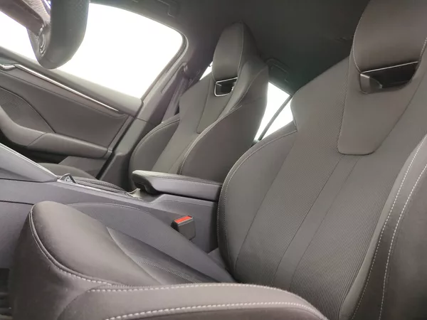 Škoda Octavia combi SportLine 2,0 tdi 110 Kw - foto 24