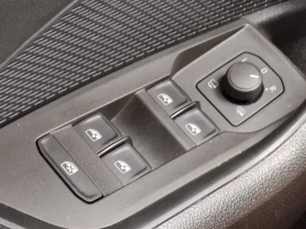 Škoda Octavia combi SportLine 2,0 tdi 110 Kw - foto 25