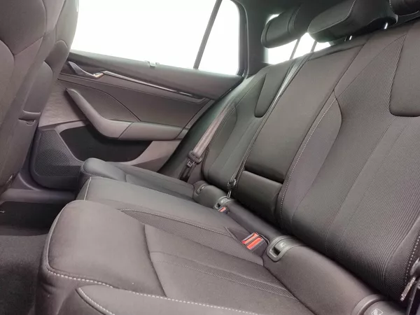 Škoda Octavia combi SportLine 2,0 tdi 110 Kw - foto 27