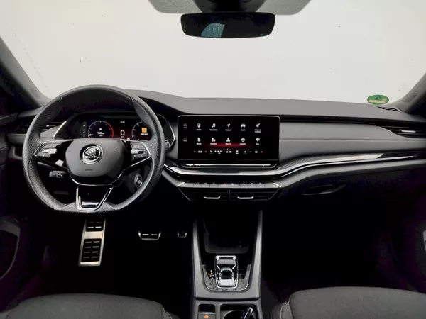 Škoda Octavia combi SportLine 2,0 tdi 110 Kw - foto 5