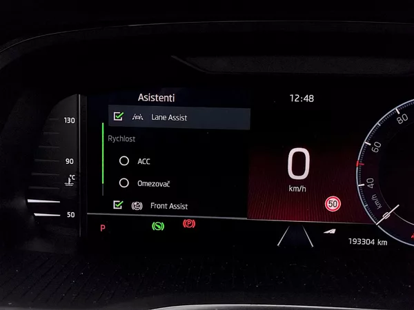 Škoda Octavia combi SportLine 2,0 tdi 110 Kw - foto 8