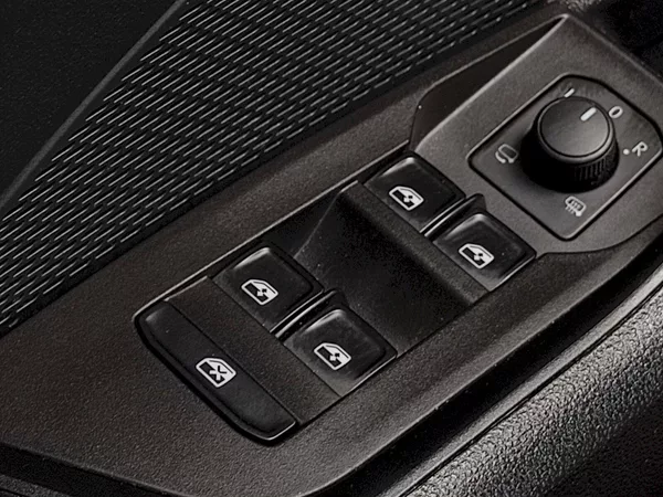 Škoda Octavia Combi Tour 2,0 Tdi 110 Kw DSG - foto 24